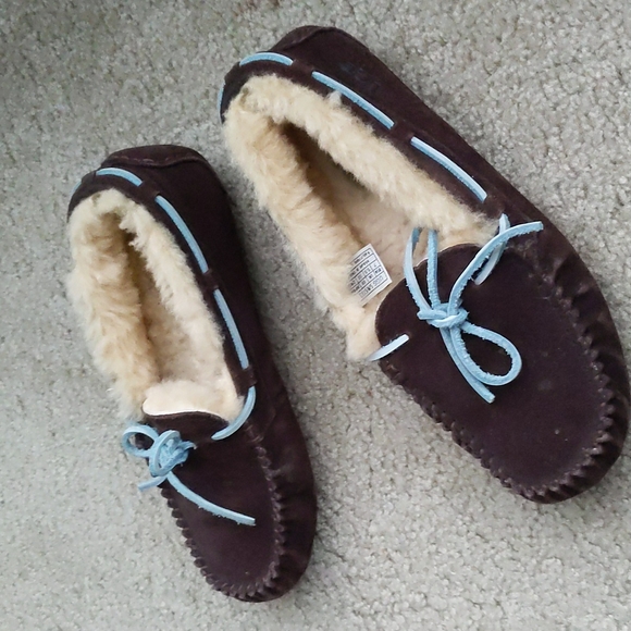 UGG 7 - Picture 3 of 6